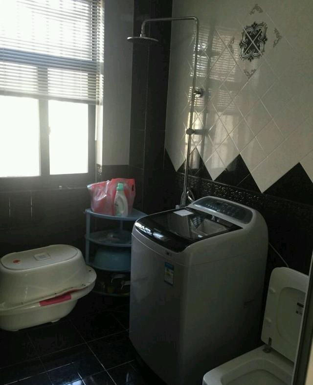 堪比千萬(wàn)大別墅的鄉(xiāng)下自建房，全屋的裝修婆婆裝得富麗堂皇！