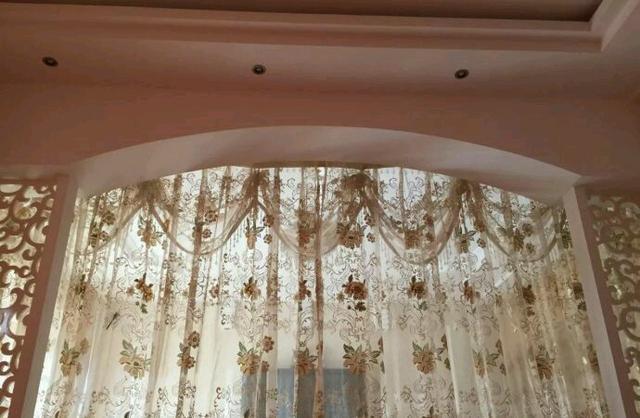 堪比千萬(wàn)大別墅的鄉(xiāng)下自建房，全屋的裝修婆婆裝得富麗堂皇！