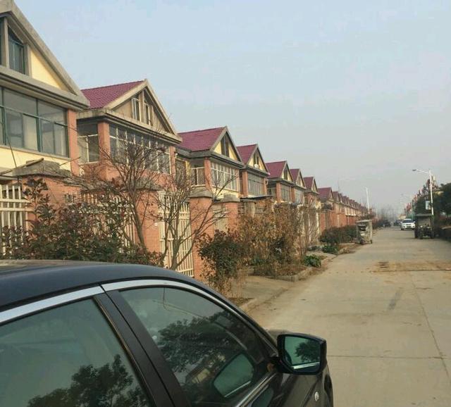 堪比千萬(wàn)大別墅的鄉(xiāng)下自建房，全屋的裝修婆婆裝得富麗堂皇！