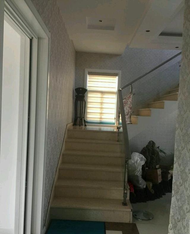 堪比千萬(wàn)大別墅的鄉(xiāng)下自建房，全屋的裝修婆婆裝得富麗堂皇！