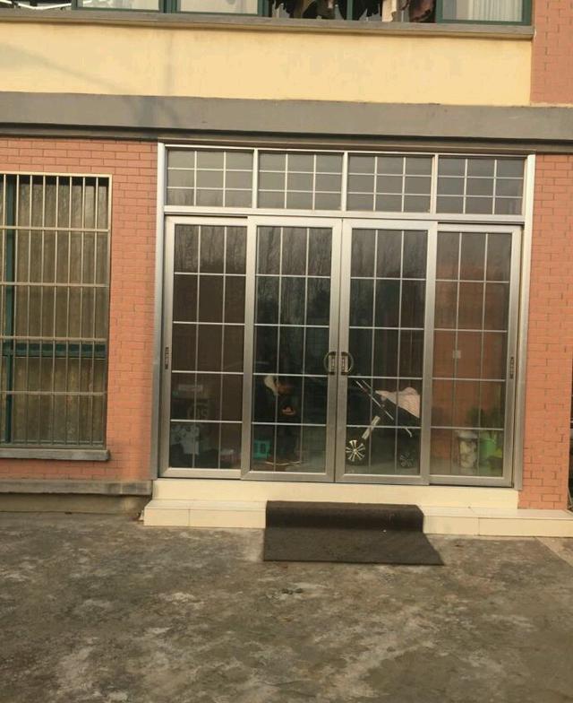 堪比千萬(wàn)大別墅的鄉(xiāng)下自建房，全屋的裝修婆婆裝得富麗堂皇！