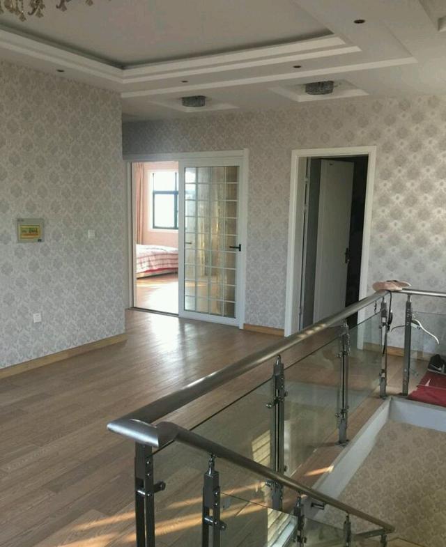 堪比千萬(wàn)大別墅的鄉(xiāng)下自建房，全屋的裝修婆婆裝得富麗堂皇！