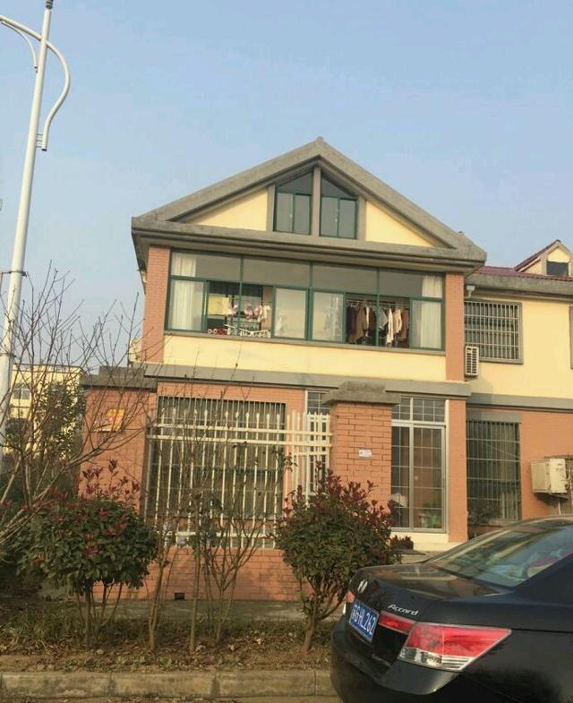 堪比千萬(wàn)大別墅的鄉(xiāng)下自建房，全屋的裝修婆婆裝得富麗堂皇！