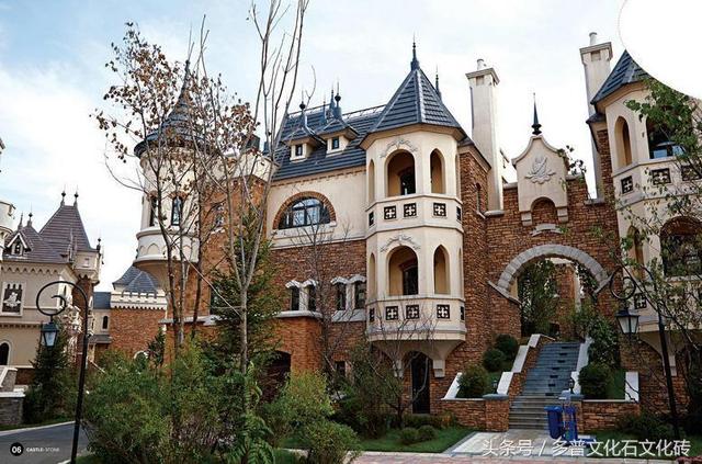 老鄉(xiāng)建別墅用文化石，完爆野外真石頭，鄰居們都找上門來問