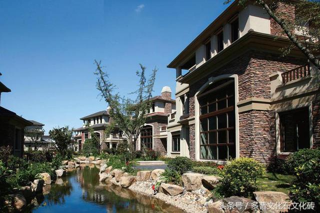 老鄉(xiāng)建別墅用文化石，完爆野外真石頭，鄰居們都找上門來問