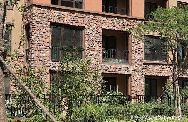 老鄉(xiāng)建別墅用文化石，完爆野外真石頭，鄰居們都找上門來問