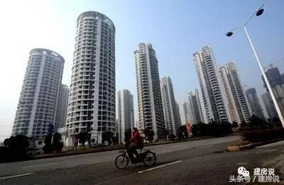 網(wǎng)友辯論：如果有50萬(wàn)你會(huì)在城里當(dāng)房奴，還是回農(nóng)村蓋別墅？