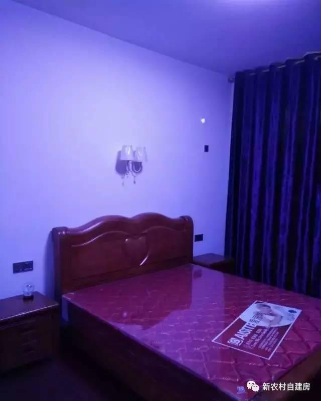 孝順女子為父母建平房別墅，家里的門(mén)檻都被鄉(xiāng)親踏爛