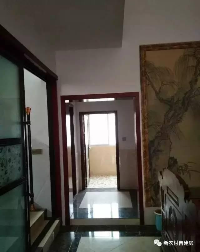 孝順女子為父母建平房別墅，家里的門(mén)檻都被鄉(xiāng)親踏爛