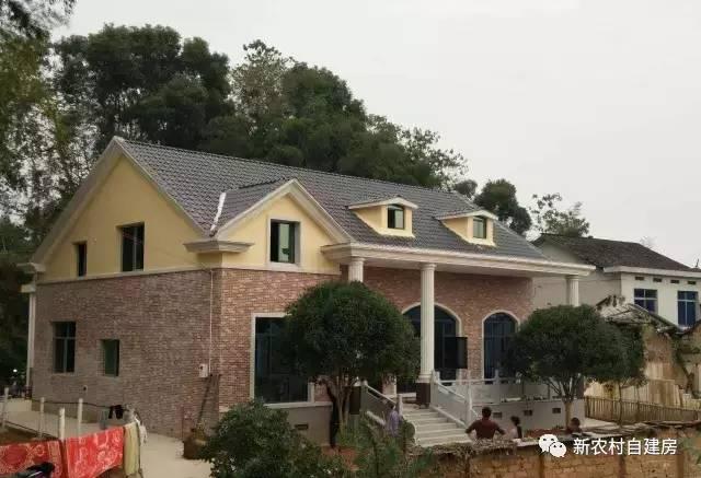 孝順女子為父母建平房別墅，家里的門(mén)檻都被鄉(xiāng)親踏爛