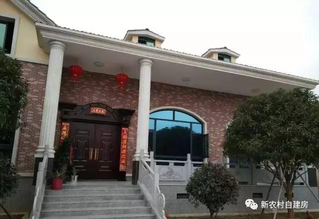 孝順女子為父母建平房別墅，家里的門(mén)檻都被鄉(xiāng)親踏爛