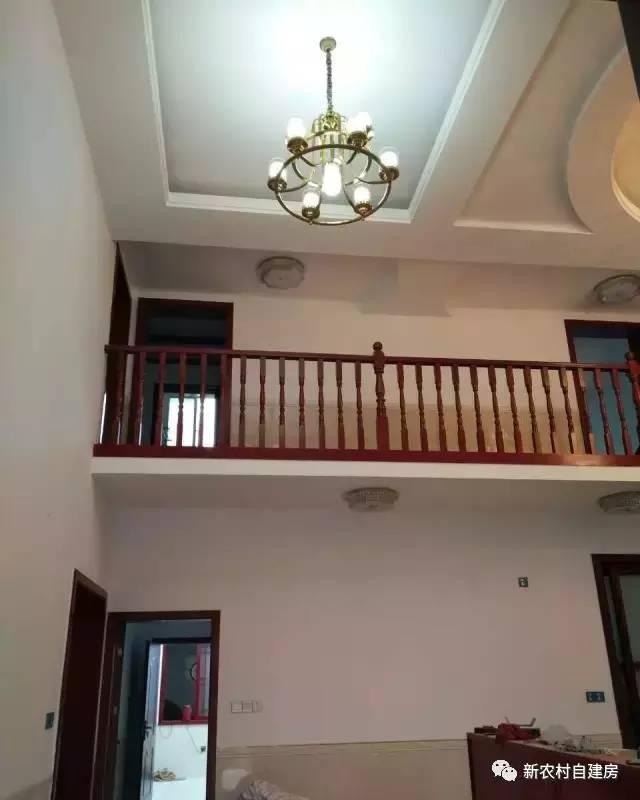 孝順女子為父母建平房別墅，家里的門(mén)檻都被鄉(xiāng)親踏爛