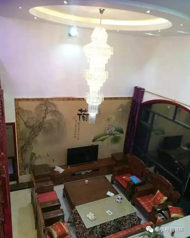 孝順女子為父母建平房別墅，家里的門(mén)檻都被鄉(xiāng)親踏爛