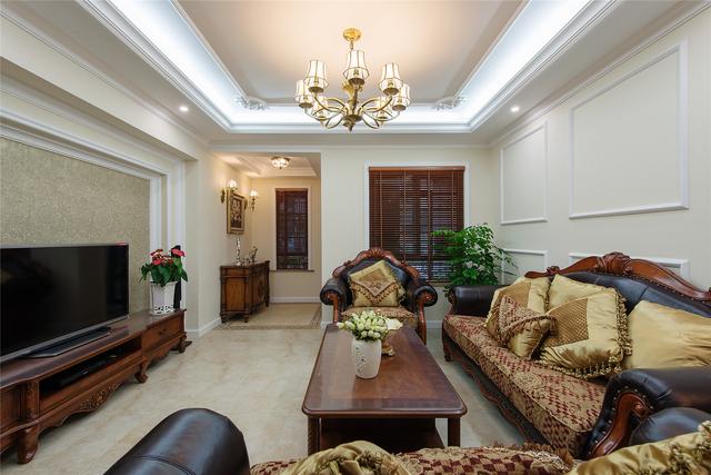 長見識了！鄭州何總和老朋友買別墅去對方家看后大贊不已