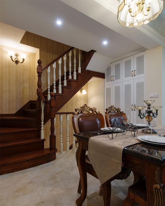 長見識了！鄭州何總和老朋友買別墅去對方家看后大贊不已