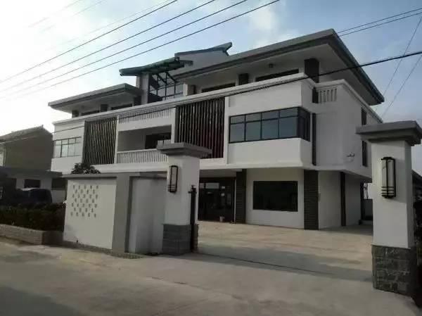 如果有50萬，就回鄉(xiāng)下建套這樣的別墅吧