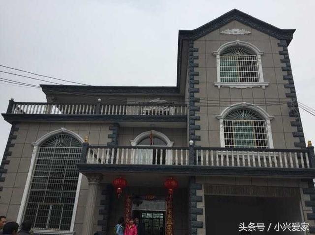 曬曬我家500平的農村別墅，前后花費100w，落地窗太贊了！