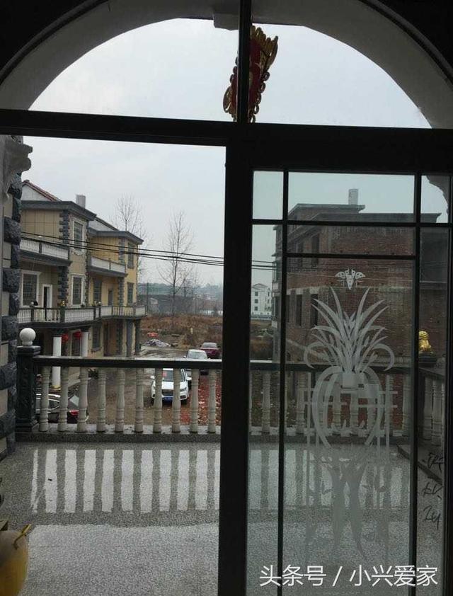 曬曬我家500平的農村別墅，前后花費100w，落地窗太贊了！