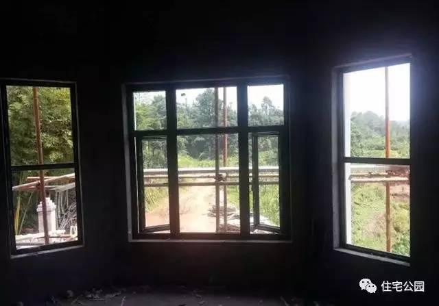 70后老夫妻合伙開山，40萬為兒子建棟獨(dú)一無二的2層婚房！