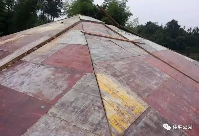 70后老夫妻合伙開山，40萬為兒子建棟獨(dú)一無二的2層婚房！