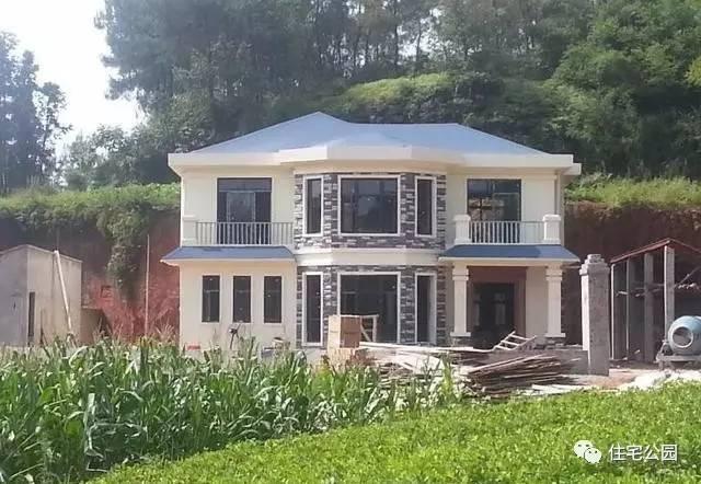 70后老夫妻合伙開山，40萬為兒子建棟獨(dú)一無二的2層婚房！