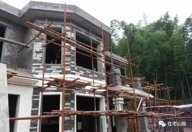 70后老夫妻合伙開山，40萬為兒子建棟獨(dú)一無二的2層婚房！