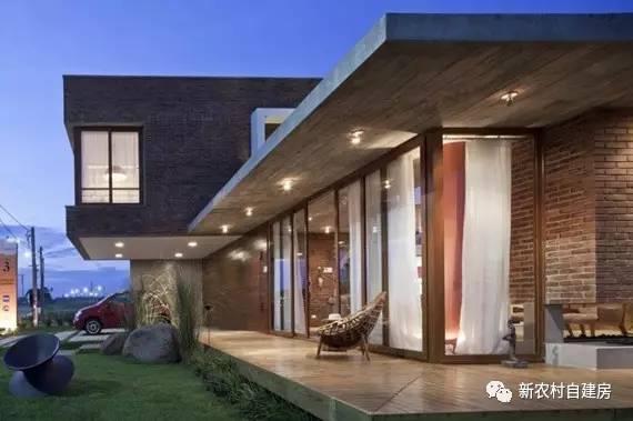 用紅磚建套現(xiàn)代別墅，鄰居看了只有羨慕的份