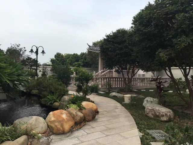 造價千萬的農(nóng)村豪宅，一塊石頭就花了45萬