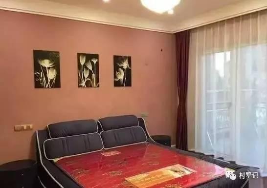 帶旋轉(zhuǎn)樓梯的二層農(nóng)村別墅，引眾人參觀（附實(shí)拍）