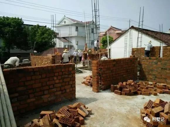 經(jīng)濟(jì)實(shí)用！這款農(nóng)村別墅融合現(xiàn)代與傳統(tǒng)美（附實(shí)拍）