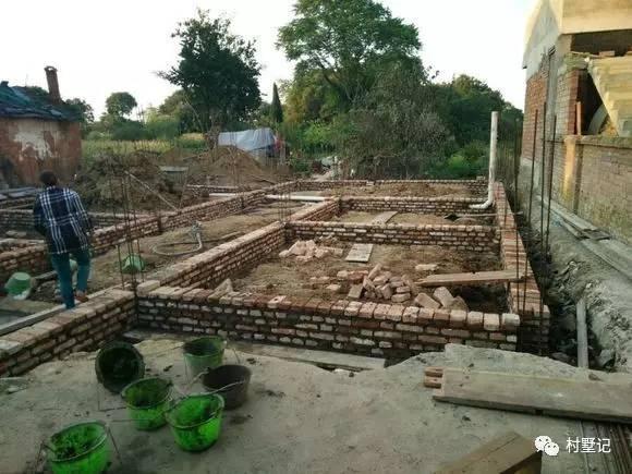 經(jīng)濟(jì)實(shí)用！這款農(nóng)村別墅融合現(xiàn)代與傳統(tǒng)美（附實(shí)拍）