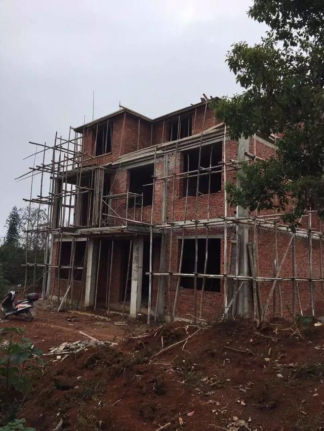 11.5米×10.5米自建小別墅建成，終于實(shí)現(xiàn)父母多年的心愿