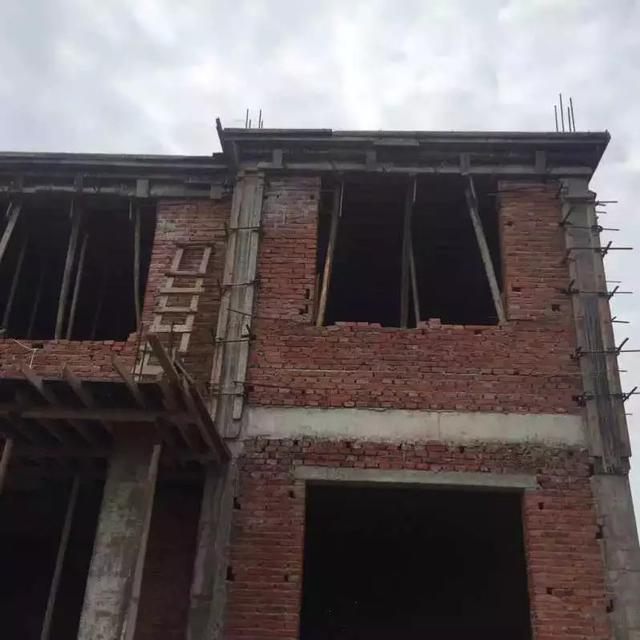 11.5米×10.5米自建小別墅建成，終于實(shí)現(xiàn)父母多年的心愿