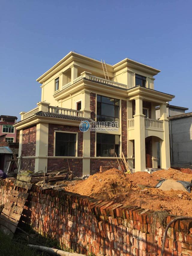 三層落地窗小別墅，這建出來的效果沒得挑，30萬就可以建