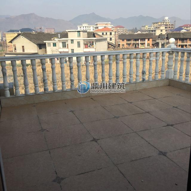 這三層小別墅讓小孩看了都走不動路，里面裝個壁掛爐，歐美范十足