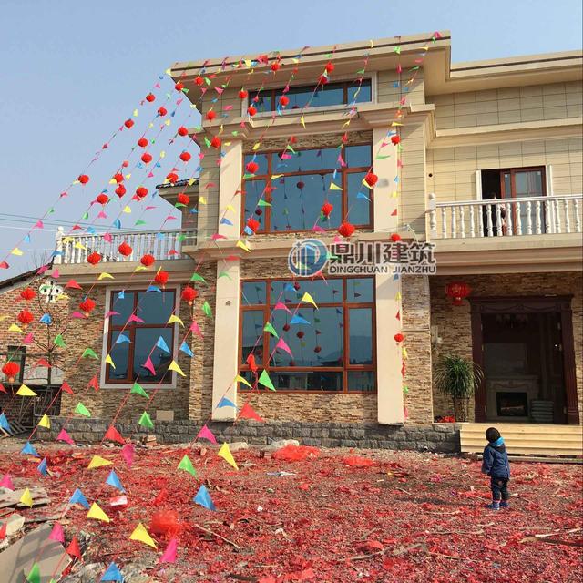 這三層小別墅讓小孩看了都走不動路，里面裝個壁掛爐，歐美范十足