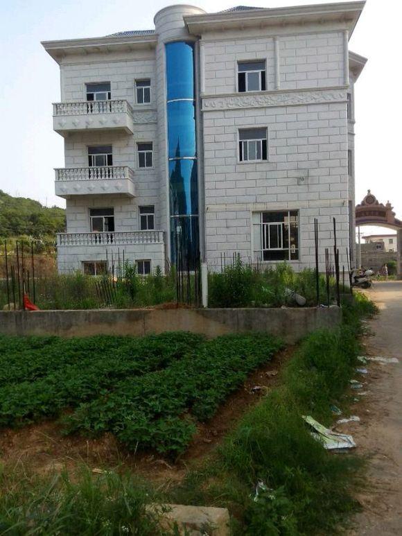 借錢也要建別墅，農(nóng)村建房這樣攀比值不值