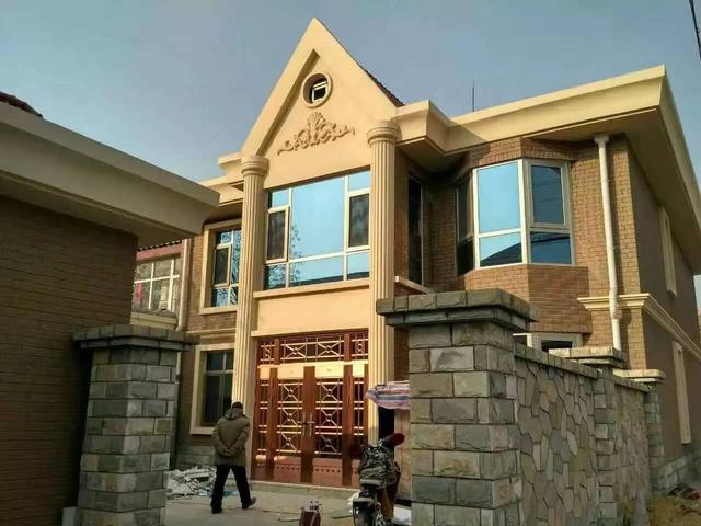 為什么蓋房子一定要把大門做好？看了這15棟別墅你懂了嗎？