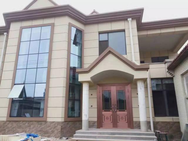 為什么蓋房子一定要把大門做好？看了這15棟別墅你懂了嗎？