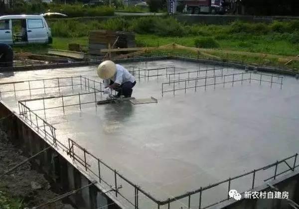 實(shí)拍日本人建房過(guò)程，不用一磚一瓦能抗8級(jí)地震