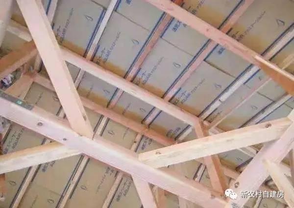 實(shí)拍日本人建房過(guò)程，不用一磚一瓦能抗8級(jí)地震