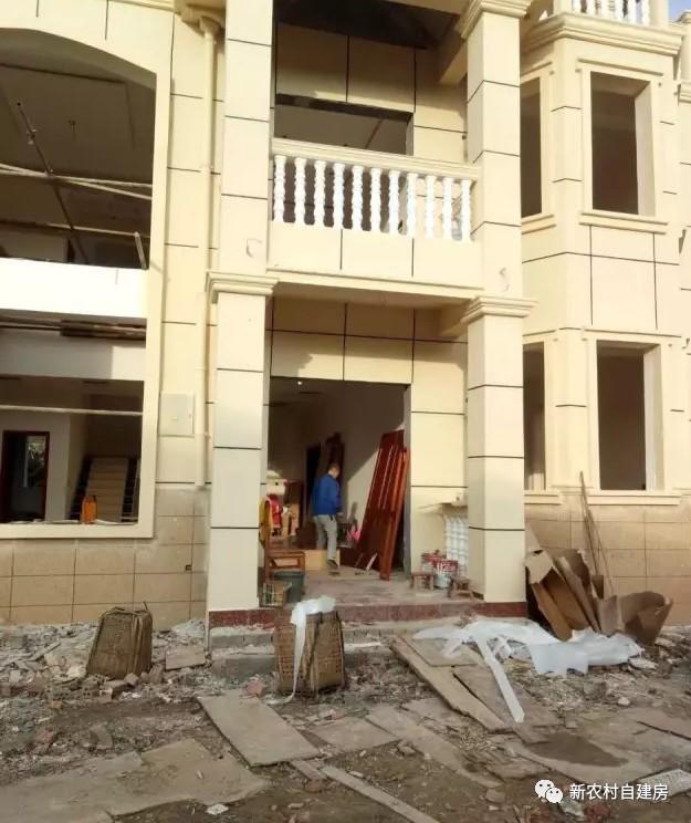 65建兄弟雙拼別墅，重回農(nóng)村，只為父母的期盼