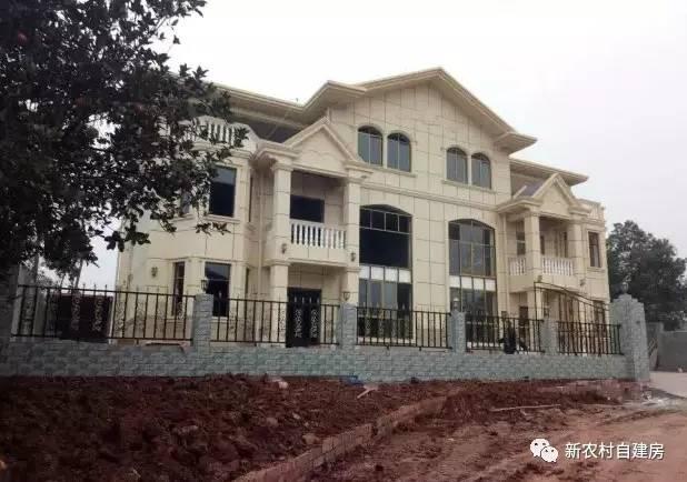 65建兄弟雙拼別墅，重回農(nóng)村，只為父母的期盼