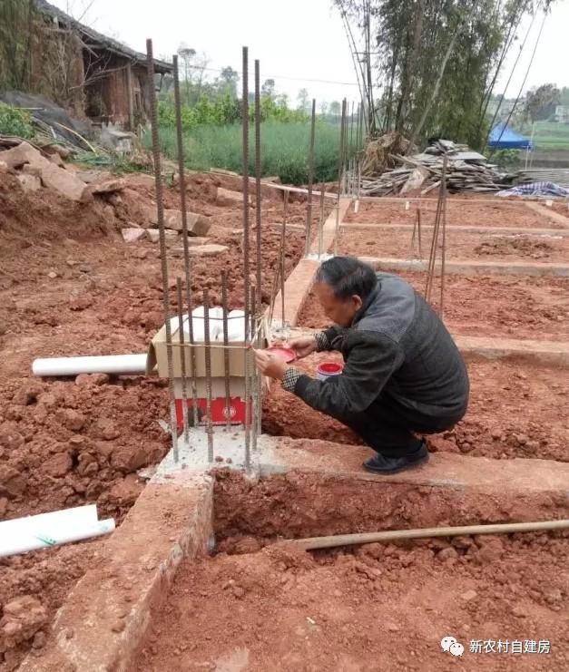 65建兄弟雙拼別墅，重回農(nóng)村，只為父母的期盼