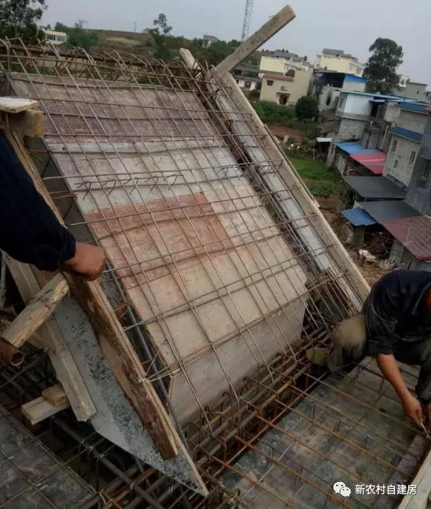 65建兄弟雙拼別墅，重回農(nóng)村，只為父母的期盼