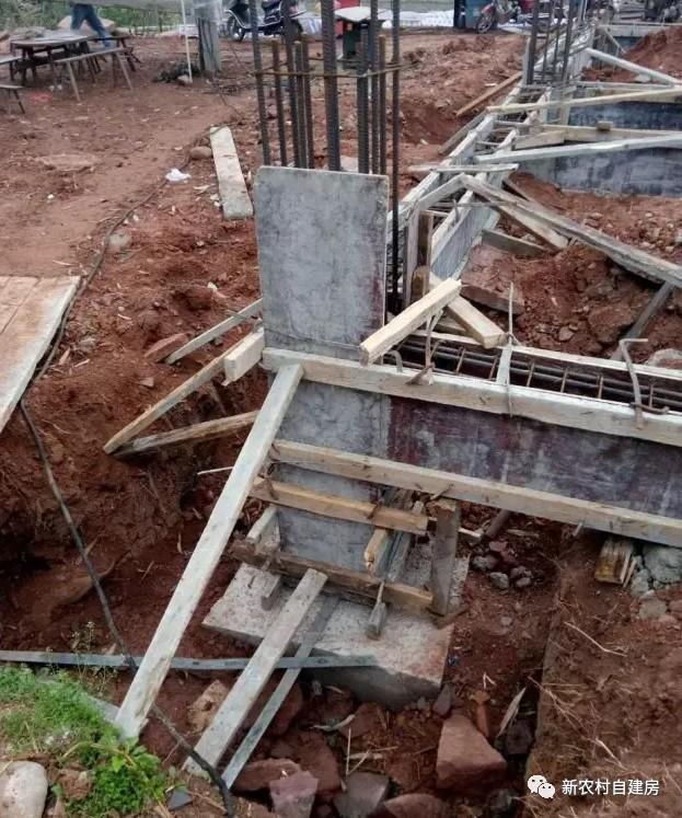 65建兄弟雙拼別墅，重回農(nóng)村，只為父母的期盼