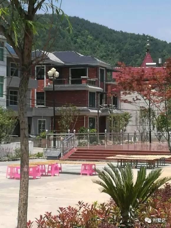 三層的農(nóng)村別墅，這樣裝修便宜又美觀