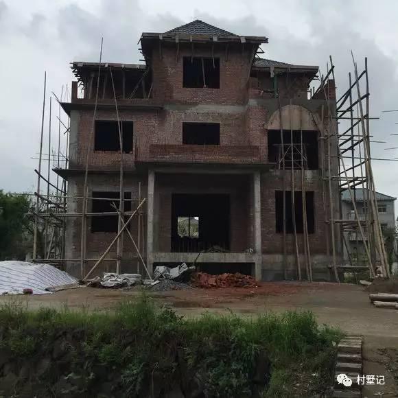 26萬(wàn)三層農(nóng)村自建房，媲美城里百萬(wàn)別墅