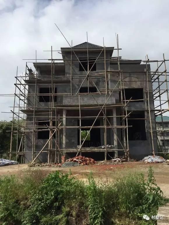 26萬(wàn)三層農(nóng)村自建房，媲美城里百萬(wàn)別墅