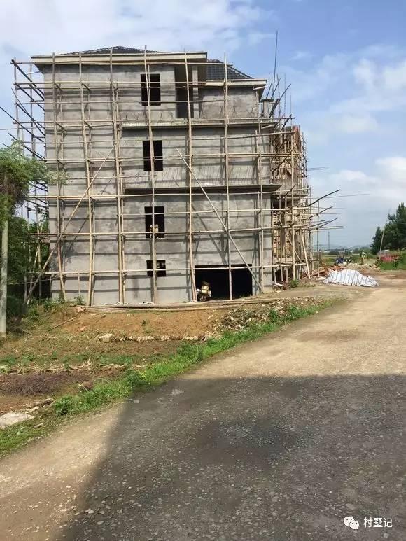 26萬(wàn)三層農(nóng)村自建房，媲美城里百萬(wàn)別墅